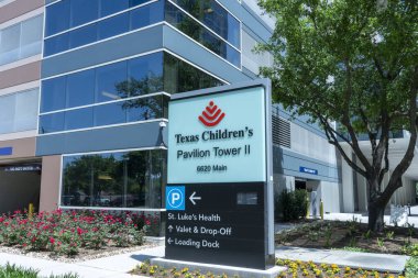 Houston, Teksas, ABD - 3 Nisan 2024: Texas Çocuk Pavyonu 2, Houston, ABD 'deki Teksas Tıp Merkezi tabelası. Houston, Teksas, ABD.
