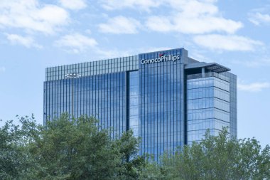 Houston, Teksas, ABD - 13 Nisan 2024: Houston, Teksas, ABD 'deki ConocoPhillips karargahı. ConocoPhillips Şirketi hidrokarbon keşfi ve üretimi yapan bir Amerikan şirketidir.