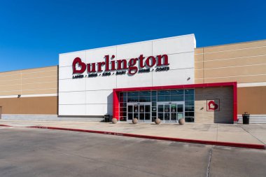 Houston, Teksas, ABD - 13 Mart 2022 Houston, Teksas, ABD 'deki Burlington mağazası. Burlington, Amerikan ulusal indirimli mağaza perakendecisi..