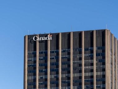 Ottawa, Ontario, Kanada - 7 Ağustos 2020: Ottawa, Ontario, Kanada 'daki Booth Caddesi' ndeki Doğal Kaynaklar Kanada 'nın vatanı Sir William Logan Binası.