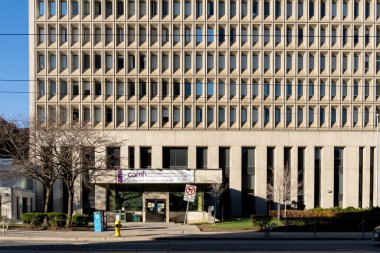 Toronto, Kanada - 28 Kasım 2020: Campbell Aile Akıl Sağlığı, CAMH, Araştırma Enstitüsü Toronto, Kanada 'daki Bağımlılık ve Akıl Sağlığı Merkezi' nde gösterildi.