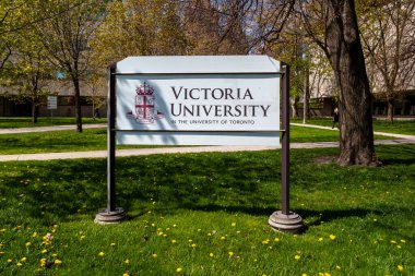 Toronto, Kanada - 16 Mayıs 2020: Victoria Üniversitesi tabelası Toronto, Kanada 'da görüldü. Victoria Üniversitesi Toronto Üniversitesi 'nin bir üniversitesidir..