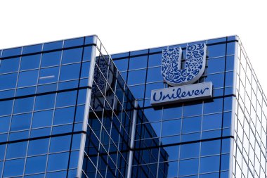 Toronto, Kanada - 16 Mayıs 2020: Unilever Canada Toronto 'daki ana ofis binasına imza attı; Unilever Canada üretim, tedarik ve pazarlama ürünleri, ev ve kişisel bakım ürünleri üretti.