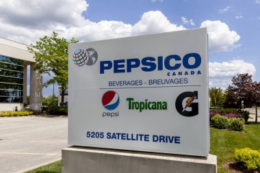 Mississauga, Ontario, Kanada - 6 Haziran 2020: Mississauga, Ontario, Kanada 'da Pepsico Meşrubat Kanada' nın dışında yer işareti. PepsiCo İçecek Kanada, Kanada 'da içki endüstrisinin lideridir..