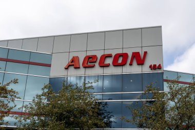Cambridge, On, Kanada - 27 Eylül 2020: Aecon tabelası 27 Eylül 2020 tarihinde Kanada 'nın Ontario kentinde görülmüştür. Aecon Group Inc., Kanadalı bir inşaat şirketi..