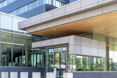 Kuzey York, Toronto, Kanada - 23 Eylül 2020: Kuzey York, Toronto, Kanada 'daki Baş Adli Tıp Kurumu Ontario Ofisi' nde Adli Tıp Kurumu tabelası görüldü.