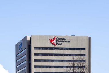 Toronto, Kanada - 29 Mart 2020: Kanada Koruma Planı Toronto, Kanada 'daki merkez ofislerinin üstüne imzasını attı; Kanada Koruma Planı, Kanada' da hayat sigortası ve ilgili ürünler sağlayan bir şirkettir.