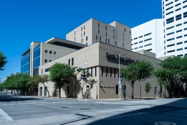 Houston, Teksas, ABD - 4 Nisan 2024: Güney Teksas Hukuk Fakültesi Houston, Teksas, ABD. Güney Teksas Hukuk Fakültesi Houston özel bir hukuk fakültesi..