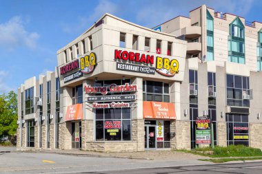 Niagara Şelalesi, Ontario, Kanada - 3 Eylül 2019: Niagara Şelalesi, Ontario, Kanada 'daki Young Garden Kore Barbekü Lokantası.