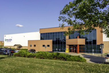 Oakville, Ontario, Kanada - 28 Temmuz 2019: Oakville, Ontario, Kanada 'da Mauser Paketleme Çözümleri İnşaatı. Merkezi Almanya 'da bulunan Mauser, sanayi ambalajı tedarikçisidir..