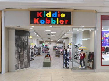 Richmond Hill, Ontario, Kanada - 4 Mayıs 2019: Kiddie Kobbler Kanada 'nın Ontario kentindeki Hillcrest alışveriş merkezinde dükkan önü. Kiddie Kobbler çocuk ayakkabıları konusunda Kanadalı liderdir..