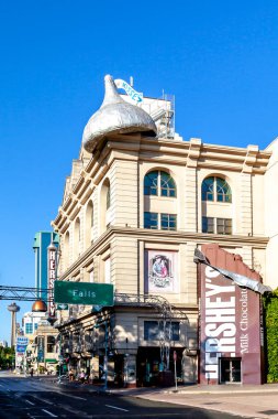 Niagara Şelalesi, Ontario, Kanada - 4 Eylül 2019: Hershey 'in Niagara Şelalesi, Ontario' daki Çikolata Dünyası mağazası, bir Amerikan şirketi ve dünyanın en büyük çikolata üreticilerinden biri..