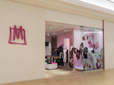 Richmond Hill, Ontario, Kanada - 4 Mayıs 2019: M Butik mağazası önü Richmond Hill, Ontario, Kanada 