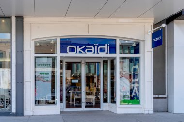 Toronto, Kanada - 15 Ekim 2019: Toronto 'daki Don Mills' de bir Okaidi mağazası. Okaidi, 0-14 yaş arası bebekler için bir Fransız markasıdır..