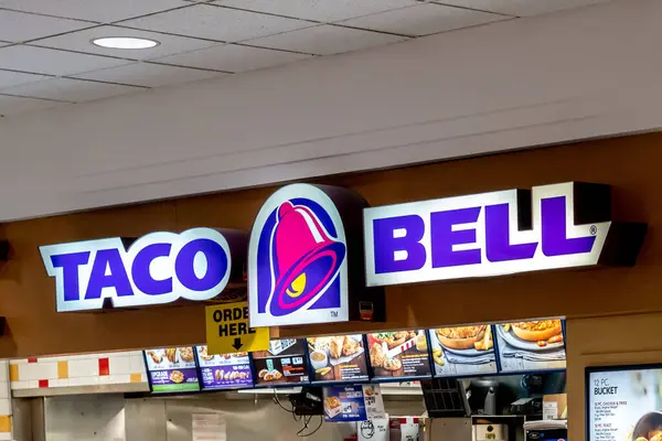 Taco Bell fast food restoranı.
