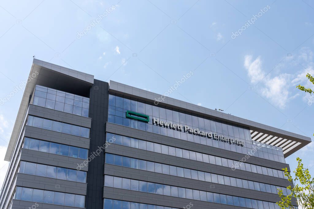 Hewlett Packard Enterprise (HPE) office at MOA west tower in Minneapolis, MN, USA, on May 5, 2023. HPE is an American multinational information technology company.