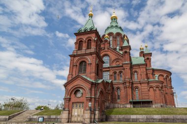 Finlandiya 'nın Helsinki kentindeki Uspenski Ortodoks Kilisesi 1868 yılında tamamlandı, Uspenski Katedrali Batı Avrupa' nın en büyük ortodoks kilisesidir..