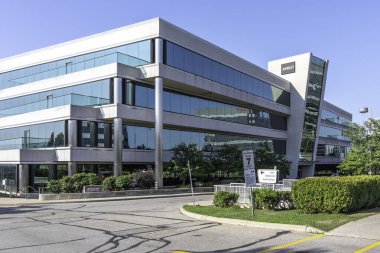 Markham, Ontario, Kanada - 5 Ağustos 2019: Markham, Ontario, Kanada 'daki AMD ofis binası. Gelişmiş Mikro Cihazlar A.R.D, Amerika Birleşik Devletleri 'nin çok uluslu yarı iletken şirketidir..