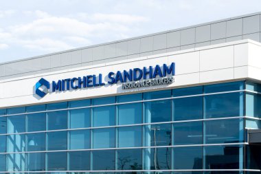 Oakville, Ontario, Kanada - 27 Mayıs 2019: Oakville, Ontario, Kanada 'daki Mitchell Sandham ofisinin imzası. Mitchell Sandham Sigorta Komisyoncusu bir sigorta ve finans hizmetleri aracısı..