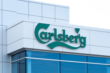 Oakville, Ontario, Kanada - 27 Mayıs 2019: Oakville, Ontario, Kanada 'daki Carlsberg Canada Corporate ofisi. Carlsberg A / S küresel bir bira üreticisi. 1847 'de kurulan merkez Danimarka' da yer almaktadır..