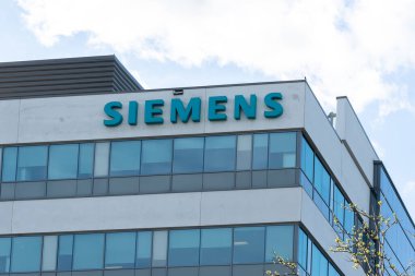 Oakville, Ontario, Kanada - 27 Mayıs 2019: Siemens 'in Kanada' daki Oakville, ON, Kanada 'daki Şirket Ofisi' ne yakın imzası. Siemens AG, Alman çokuluslu holdingi..