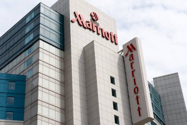 Niagara Şelalesi, Ontario, Kanada - 27 Mayıs 2019: Marriott tabelası. Marriott International bir Amerikan misafirperverlik şirketidir..