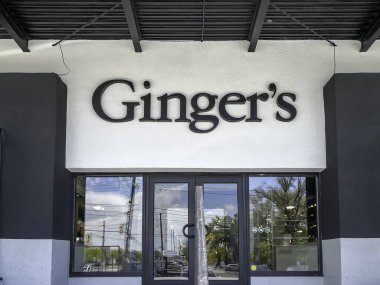 Toronto, Kanada - 6 Haziran 2019: Toronto, Kanada 'daki Ginger' s mağazası. Ginger 's Kanada' da bir banyo malzemeleri dükkânı..