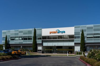 ProteinSimple karargahı Silikon Vadisi, San Jose, Kaliforniya, ABD - 8 Haziran 2023. ProteinSimple, Bio-Techne Protein Platformları bölümünde yer alan bir biyoteknoloji şirketidir..
