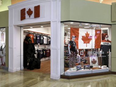 Vaughan, Ontario, Kanada - 4 Haziran 2019: EH Canada Vaughan Mills Alışveriş Merkezi 'nin önünde. EH Kanada bir Kanada hediyelik eşya ve giyim mağazası sadece bir turist dükkanı değil..