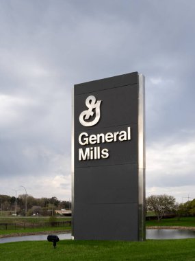 General Mills 5 Mayıs 2023 'te Minneapolis, Minnesota, ABD' deki karargahlarında imza attı. General Mills, markalı işlenmiş tüketici gıdalarının çok uluslu üreticisi ve pazarlamacısı..