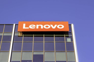 Markham, Ontario, Kanada - 2 Haziran 2018: Markham yakınlarındaki Lenovo Canada merkez ofisinde Lenovo imzası. Lenovo Çin 'in Pekin şehrinde merkezi olan bir Çin teknoloji şirketi..