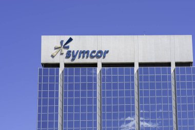 Mississauga, Ontario, Kanada - 14 Temmuz 2019: Mississauga 'daki merkez binalarına Symcor tabelasını kapatın. Symcor Inc. Kanadalı iş ve ödeme işleme hizmetleri sağlayıcısıdır..