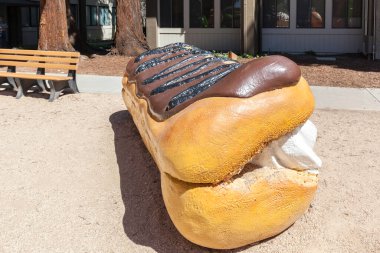 Mountain View, California, ABD - 28 Mart 2018: Google Ziyaretçi Merkezi Beta 'da Android Eclair heykeli. Android, Google tarafından geliştirilen mobil işletim sistemidir..