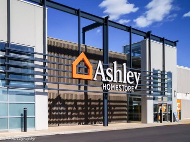 Oakville, Ontario, Kanada - 20 Mayıs 2019: Ashley HomeStore Oakville, Ontario, Kanada. Ashley HomeStore bir Amerikan mobilya dükkânı.