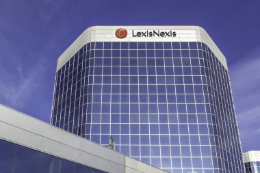 Toronto, Kanada - 1 Haziran 2018: Toronto, Kanada 'daki LexisNexis Office binası. LexisNexis, bilgisayar destekli hukuki araştırmaların yanı sıra iş araştırmaları sağlayan bir şirket..