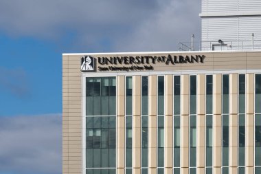 Albany Uptown Kampüsü 'ndeki ETEC Binası. Albany, New York, ABD, 12 Kasım 2023. ETEC, Albany Üniversitesi 'nin en büyük öğretici binasıdır..