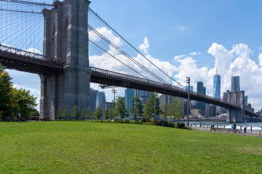 New York City, ABD - 19 Ağustos 2022: Brooklyn Köprüsü, New York City, New York, ABD