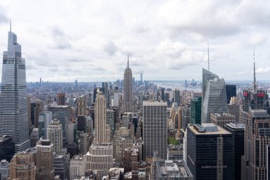 Manhattan manzarası ünlü gökdelenleri ve binalarıyla, New York