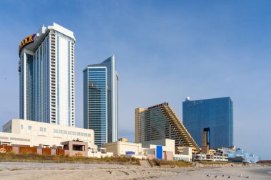 Atlantic City silueti 7 Kasım 2023 'te ABD' nin New Jersey şehrindeki Boardwalk 'tan izlendi.