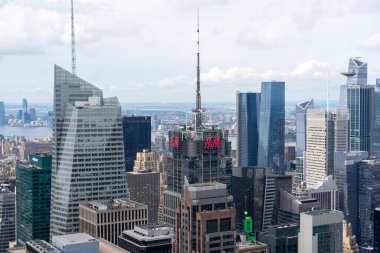 Manhattan şehir merkezindeki gökdelenler New York 'taki Empire State Binası' ndan izleniyor