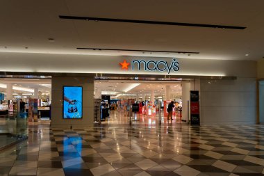 Santa Clara, Kaliforniya, ABD - 10 Haziran 2023: Santa Clara, Kaliforniya 'daki Westfield Valley Panayırı' nda bir makcys mağazası.