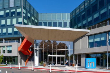 LinkedIn karargahı 8 Haziran 2023 'te Mountain View, Kaliforniya' daki South Bay Kampüsü 'nde. LinkedIn bir iş ve istihdam odaklı sosyal medya platformu.