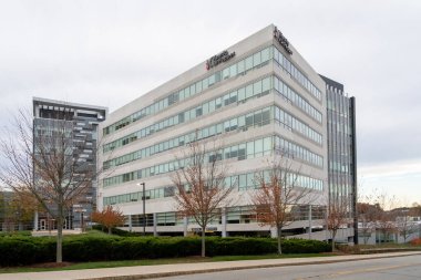 Burlington, MA, USA - 10 Kasım 2023: Keurig Dr Pepper merkezi 53 Güney Bulvarı, Burlington, MA, ABD. Keurig Dr Pepper bir içecek şirketi..