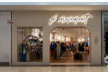 9 Kasım 2023 'te Natick Mall, Massachusetts, ABD' deki FP Movement mağazasında. FP Hareketi Özgür İnsanlar 'ın aktif kıyafet markasıdır..