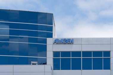 Güney San Francisco, CA, USA - 7 Haziran 2023: Güney San Francisco, CA, ABD 'deki Amgen kurumsal ofisi. Amgen Inc., çok uluslu bir biyofarmasötik şirketidir..