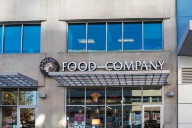 6 Kasım 2023 'te Philadelphia, Pennsylvania, ABD' deki Old Nelson Food Company 'nin bakkal dükkanı..