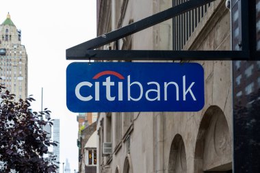 New York City, ABD - 22 Ağustos 2022: New York City, ABD 'de bir Citibank projeksiyon tabelası.