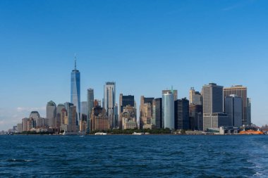 Manhattan ufuk çizgisi Hudson Nehri, New York, ABD, 19 Ağustos 2022.