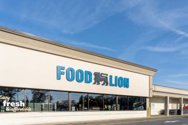 6 Kasım 2023 'te Philadelphia Pike, Claymont, DE, ABD' de bir Food Lion marketi. Food Lion, Amerika Birleşik Devletleri 'nin yerel süpermarket zinciri..