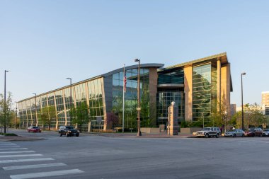 Omaha, Nebraska, ABD - 6 Mayıs 2023: Omaha World Herald Freedom Center, Omaha, Nebraska, ABD.